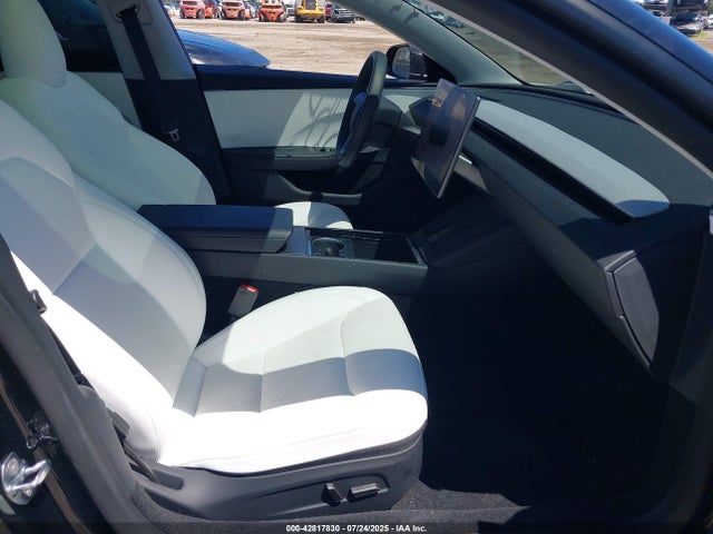 2025 TESLA MODEL 3 5YJ3E1EA6SF985379 Photo 4