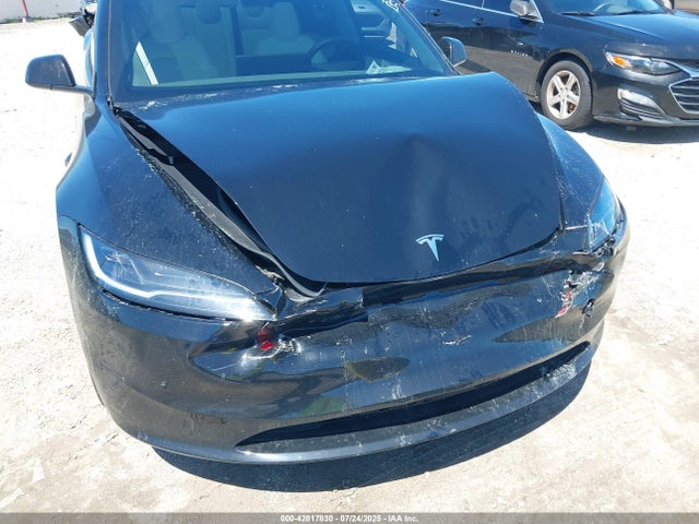 2025 TESLA MODEL 3 5YJ3E1EA6SF985379 Photo 5