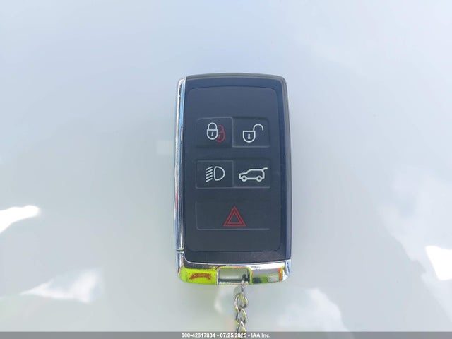 SALYJ2EX4MA303311 Land Rover aj20-p i-4