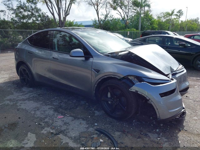 2026 TESLA MODEL Y 7SAYGDEEXTA386653 Photo 0