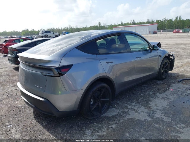 2026 TESLA MODEL Y 7SAYGDEEXTA386653 Photo 3