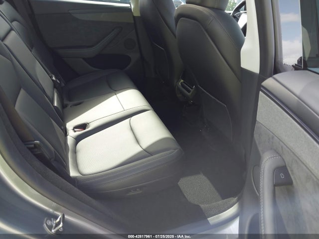 2026 TESLA MODEL Y 7SAYGDEEXTA386653 Photo 7