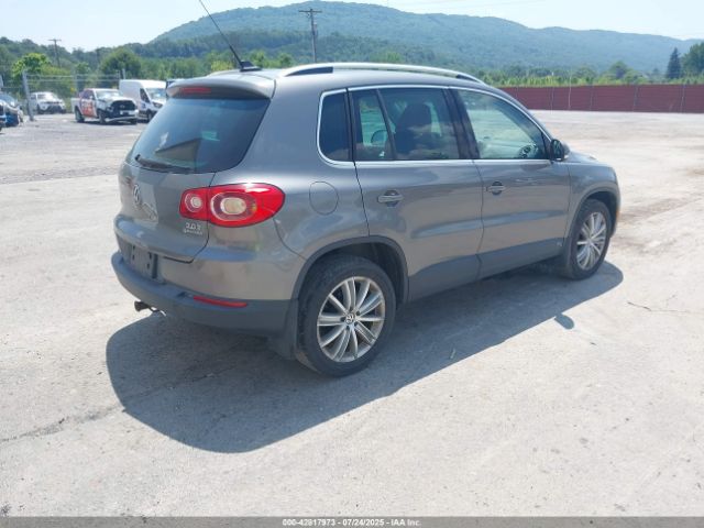 2011 VOLKSWAGEN TIGUAN WVGBV7AX4BW512905 Photo 3