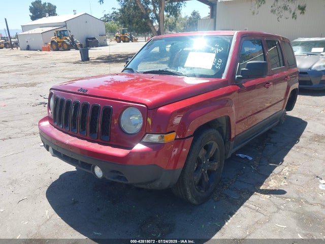 Jeep 2014 2014 1C4NJPBA7ED705251 Image 2