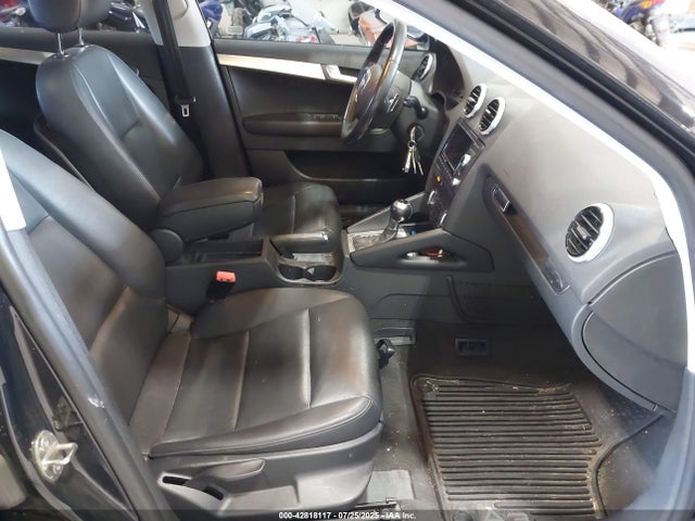2012 AUDI A3 WAUKJAFM2CA075980 Photo 4
