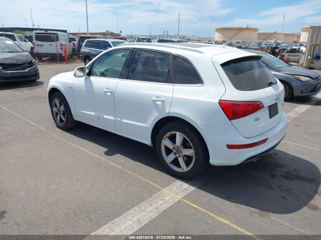 2012 AUDI Q5 WA1DKAFP6CA131979 Photo 2