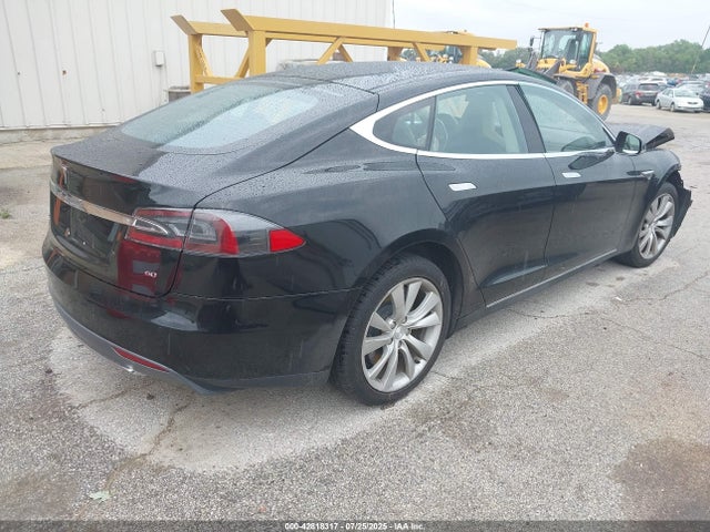 2014 TESLA MODEL S 5YJSA1S12EFP37727 Photo 3