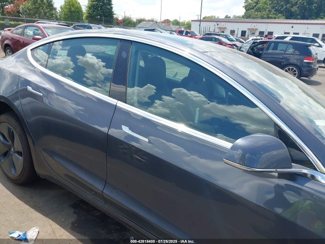 5YJ3E1EA9KF411245 Tesla 2019
