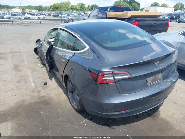 2019 TESLA MODEL 3 5YJ3E1EA9KF411245 Photo 2