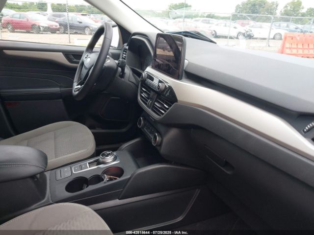 2022 FORD ESCAPE 1FMCU9G66NUA34343 Photo 4