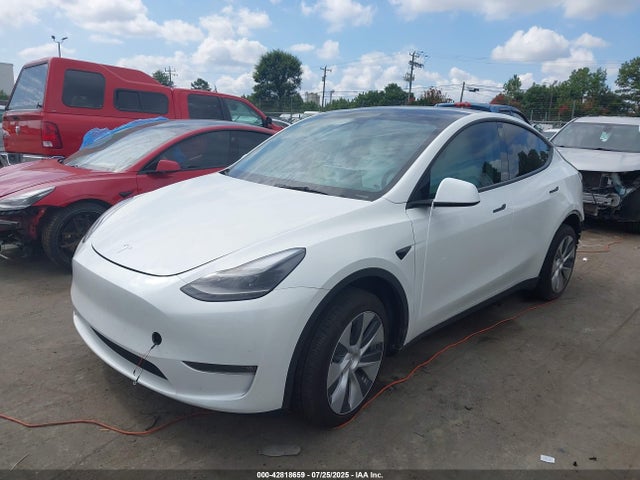 Tesla Model Y 2023 7SAYGDEE9PF772828 Image 2