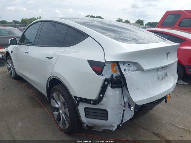 Tesla Model Y 2023 7SAYGDEE9PF772828 Image 3