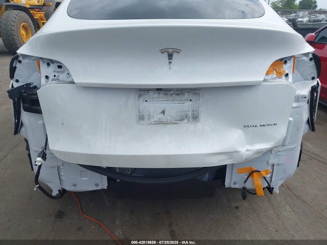 Tesla Model Y 2023 7SAYGDEE9PF772828 Image 6