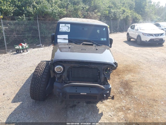 1C4BJWDG4HL710335 Jeep Wrangler
