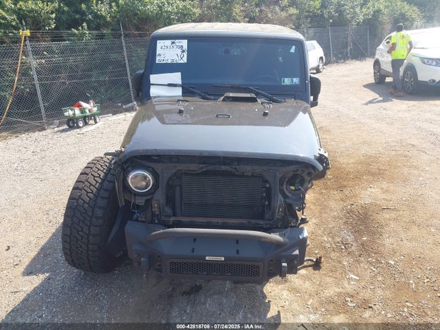 1C4BJWDG4HL710335 Jeep Wrangler