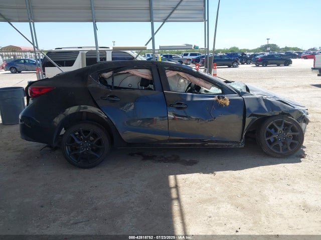 3MZBN1V39JM230067 Mazda py