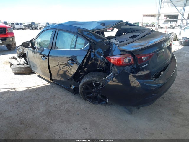 3MZBN1V39JM230067 Mazda py