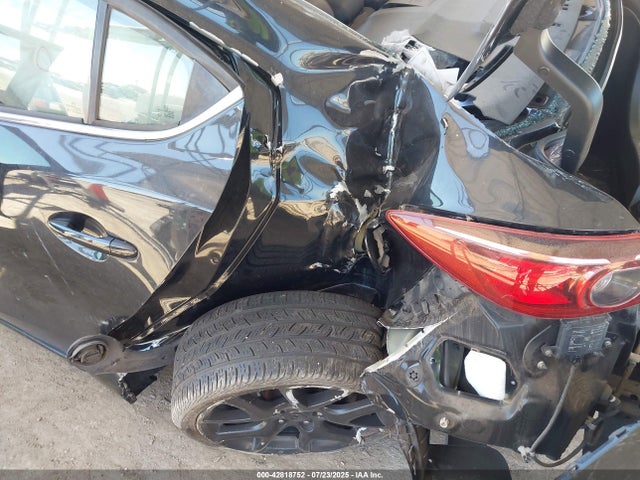 3MZBN1V39JM230067 Mazda py