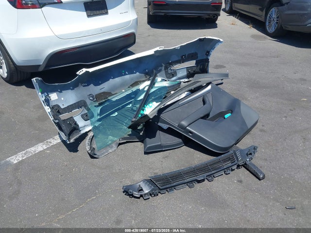 Tesla Model Y 2022 7SAYGDEE4NF542868 Image 12