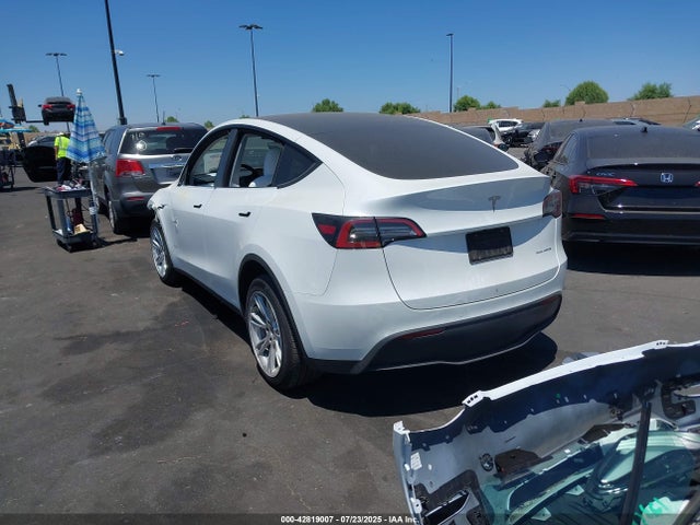 2022 TESLA MODEL Y 7SAYGDEE4NF542868 Photo 2