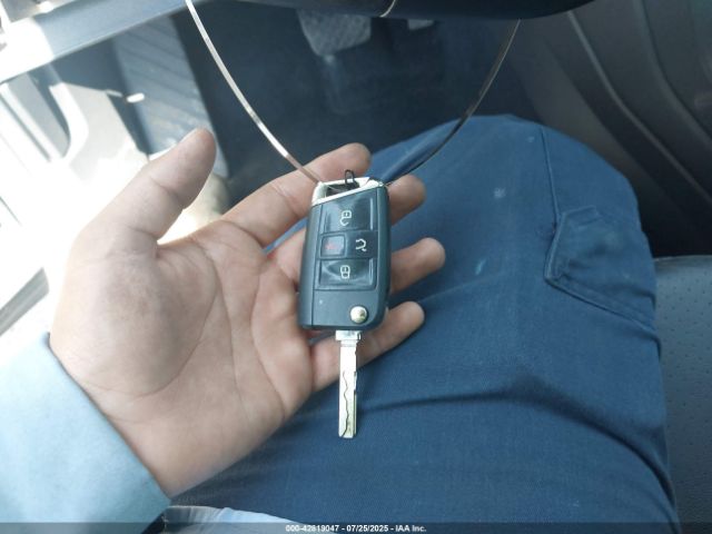 2018 VOLKSWAGEN TIGUAN 3VV3B7AXXJM069886 Photo 10