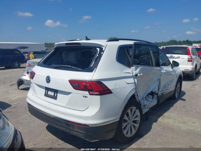 2018 VOLKSWAGEN TIGUAN 3VV3B7AXXJM069886 Photo 3