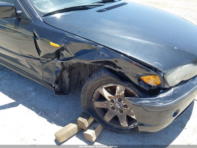 42819053 :رقم المزاد ، WBAAZ33404KP82138 vin ، 2004 Bmw 325i مزاد بيع
