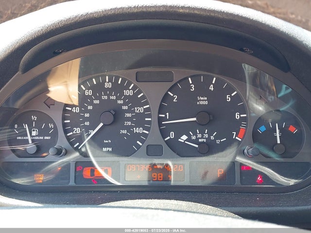 42819053 :رقم المزاد ، WBAAZ33404KP82138 vin ، 2004 Bmw 325i مزاد بيع