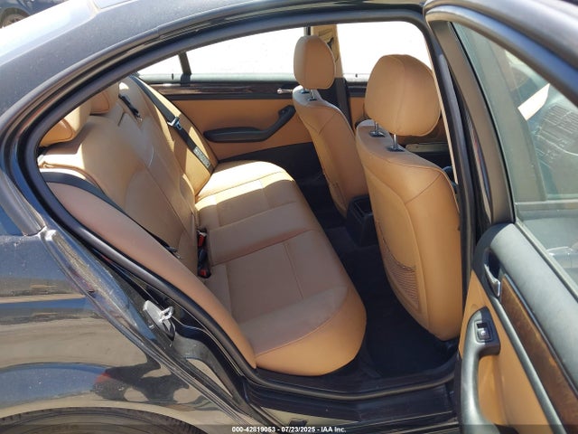42819053 :رقم المزاد ، WBAAZ33404KP82138 vin ، 2004 Bmw 325i مزاد بيع