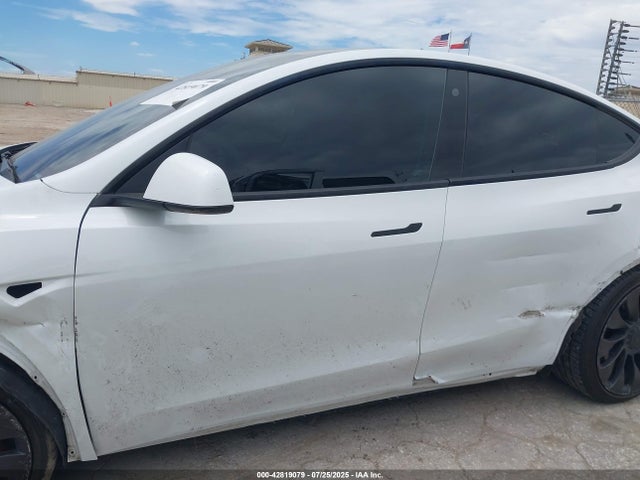 7SAYGDEF3NF398982 Tesla Model Y