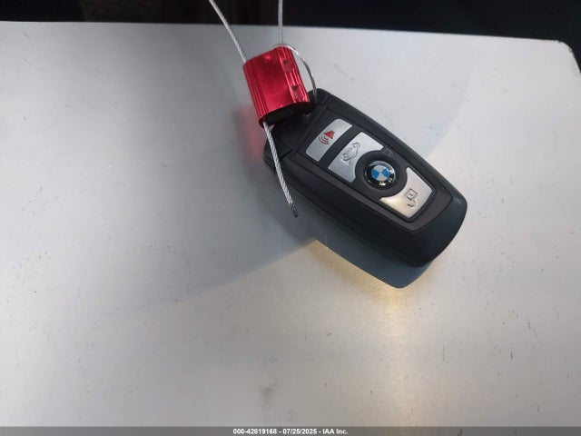 BMW 320i 2016 WBA8E1G54GNT35834 Image 11