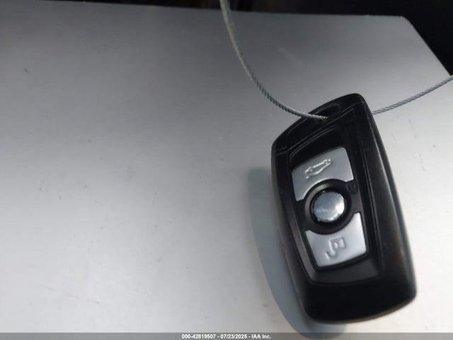 WBA3B1C51EP681060 BMW 320i