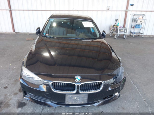 WBA3B1C51EP681060 BMW 320i