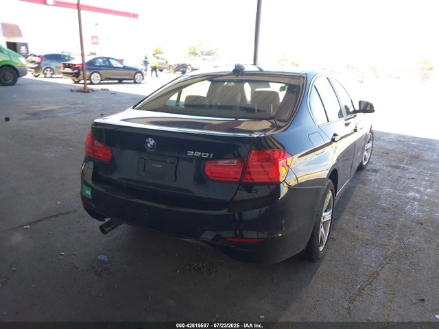 WBA3B1C51EP681060 BMW 320i