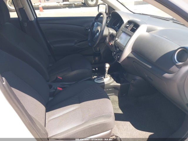 3N1CN7AP3KL852516 Nissan 2019