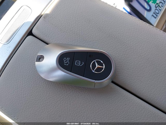 W1KAF4HB2SR245130 Mercedes-Benz m254
