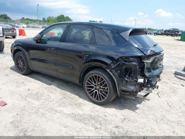 2021 PORSCHE CAYENNE WP1AA2AY1MDA05903 Photo 2