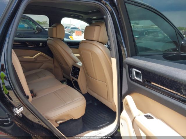 2021 PORSCHE CAYENNE WP1AA2AY1MDA05903 Photo 7