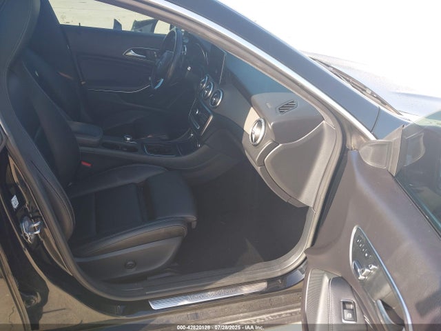 Mercedes-Benz m270 2019 WDDSJ4GB6KN726591 Image 5