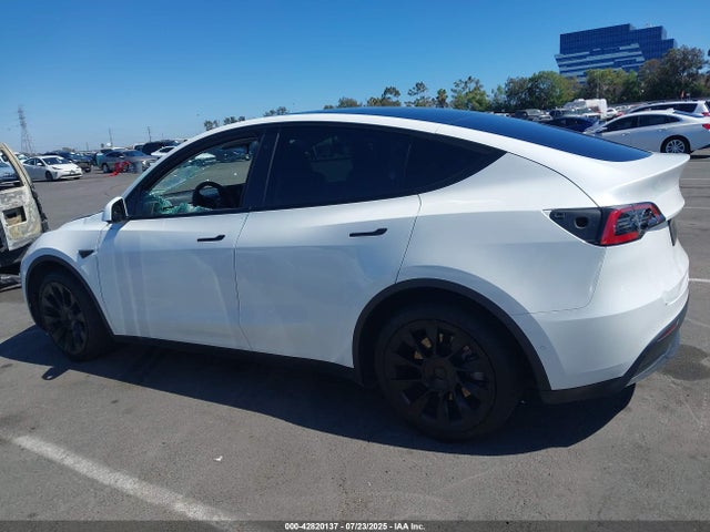 5YJYGDEE6MF279875 Tesla 2021