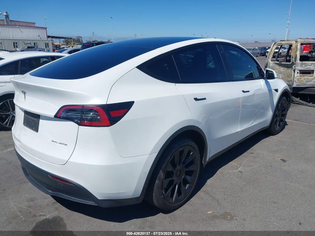 5YJYGDEE6MF279875 Tesla 2021