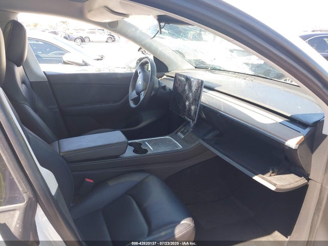 5YJYGDEE6MF279875 Tesla 2021