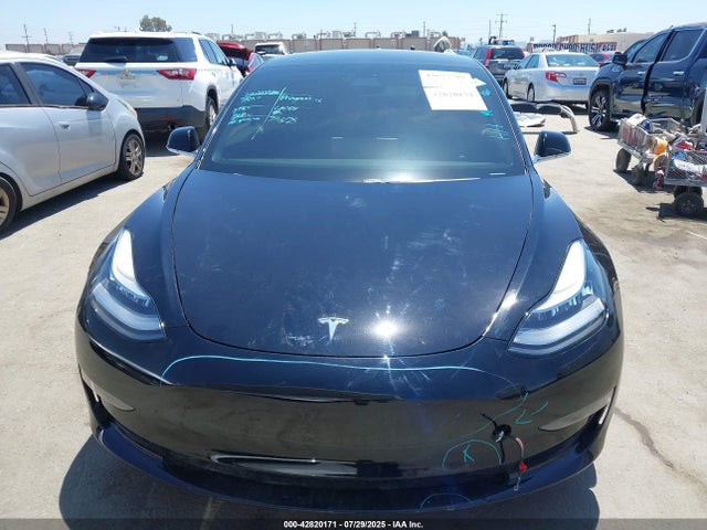 5YJ3E1EA4KF441477 Tesla 2019
