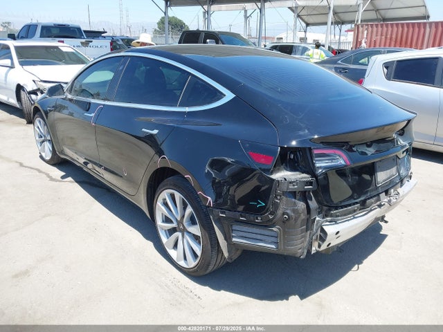 2019 TESLA MODEL 3 5YJ3E1EA4KF441477 Photo 2