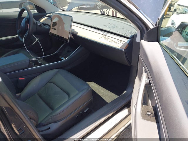 2019 TESLA MODEL 3 5YJ3E1EA4KF441477 Photo 4