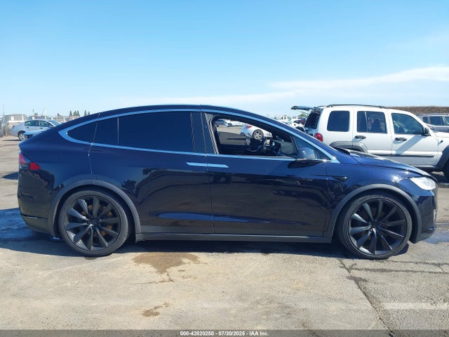Tesla MODEL X 2017 5YJXCDE24HF048749 Image 13