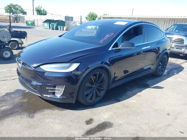 Tesla MODEL X 2017 5YJXCDE24HF048749 Image 2