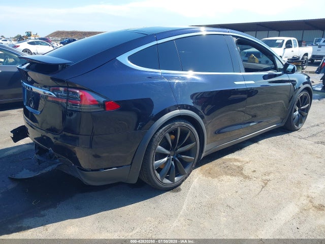 Tesla MODEL X 2017 5YJXCDE24HF048749 Image 4