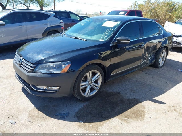 Volkswagen Passat 2015 1VWCT7A33FC028174 Image 2