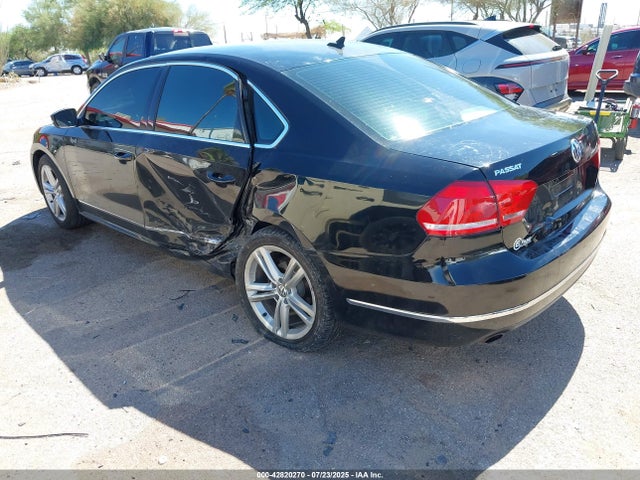Volkswagen Passat 2015 1VWCT7A33FC028174 Image 3